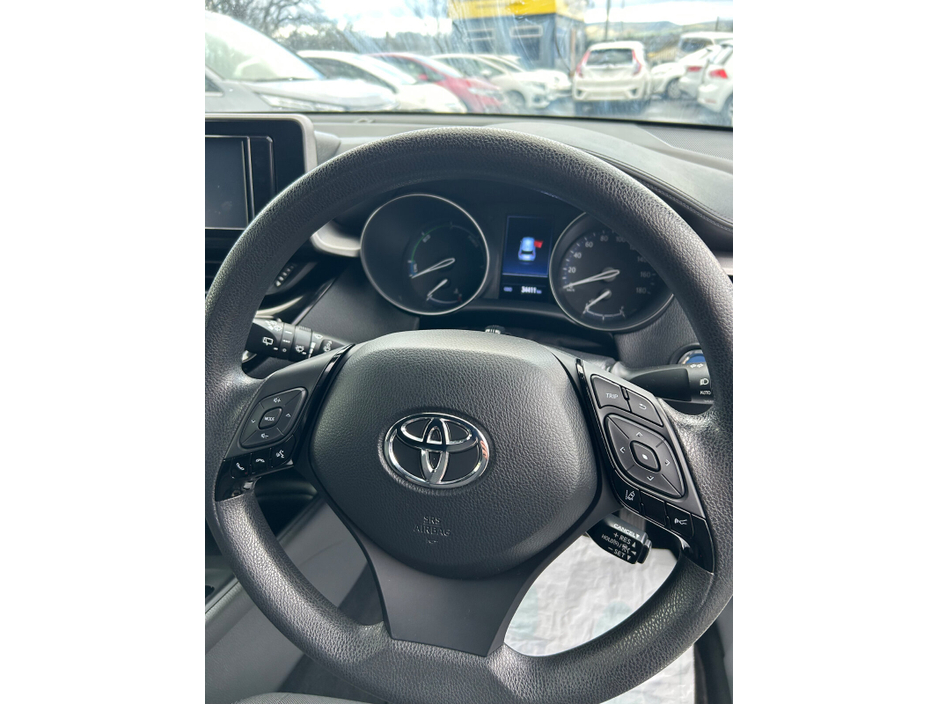 2020 Toyota C-HR - image 7