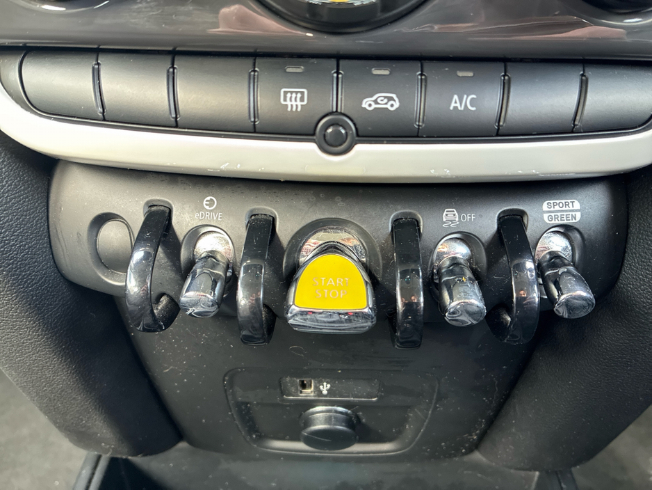 2018 MINI Countryman - image 19