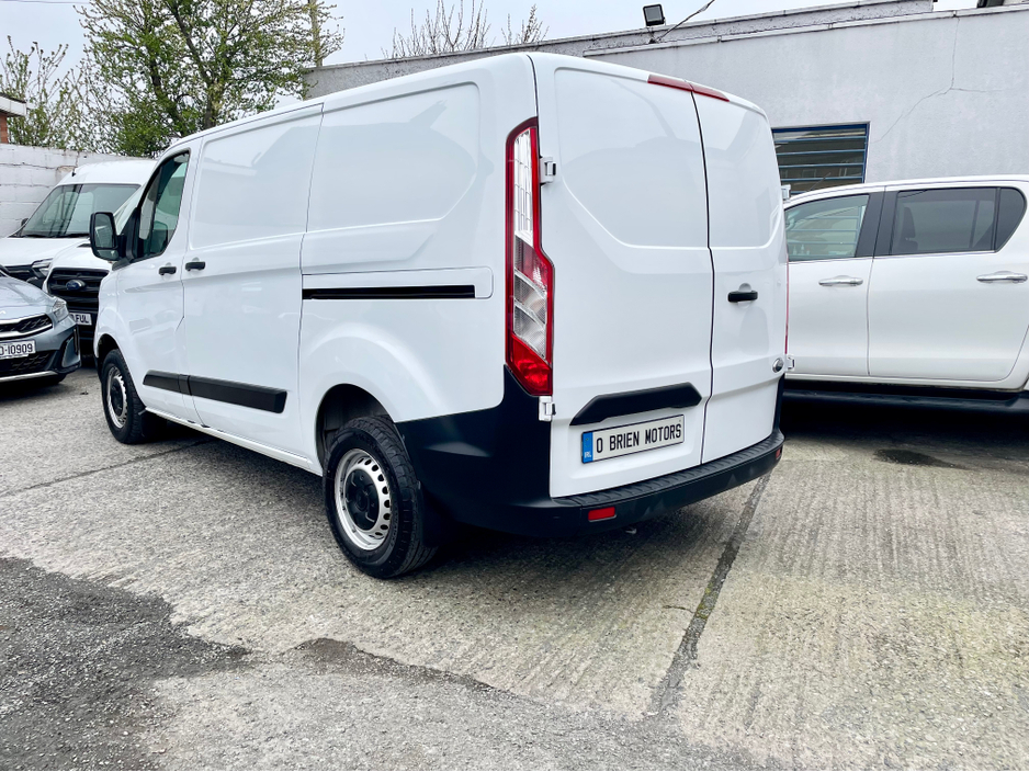 2022 Ford Transit Custom - image 24