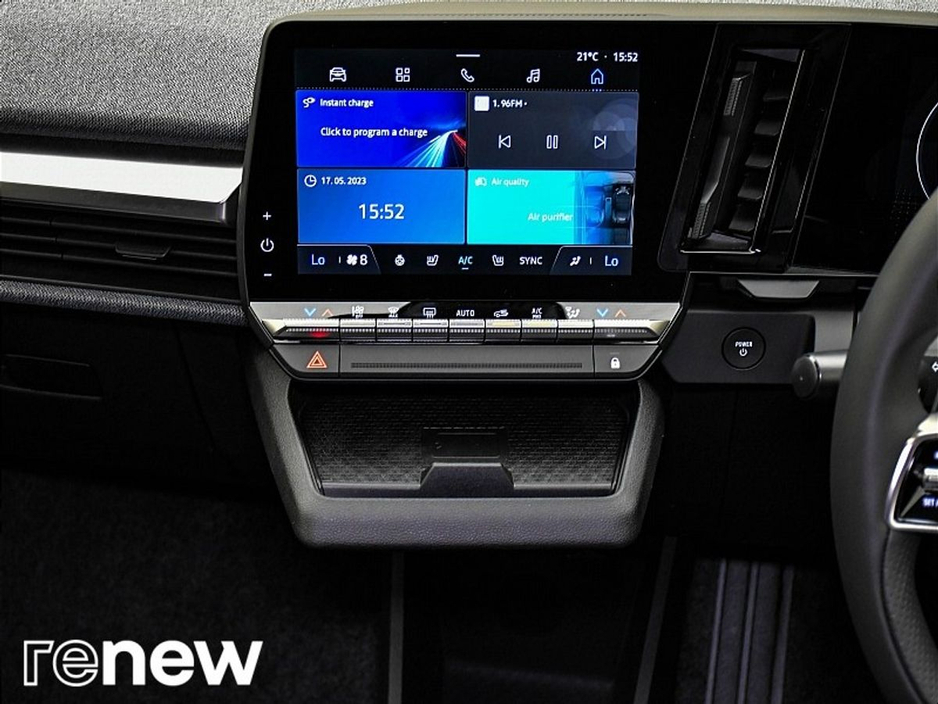 2023 Renault Megane E-Tech Equilibre EV60 220hp €25,990