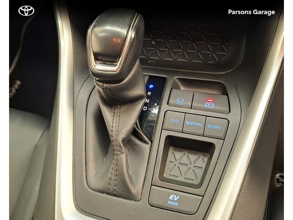 2021 Toyota Rav4 - image 11