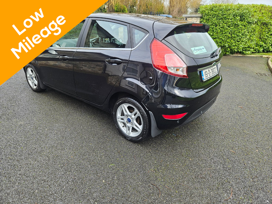 2015 Ford Fiesta - image 5