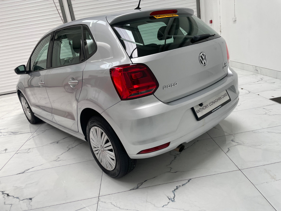 2015 Volkswagen Polo - image 5