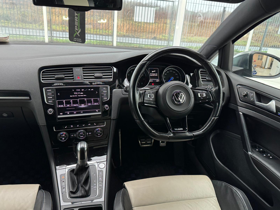 2015 Volkswagen Golf R 2.0 Launch Edition €23,950