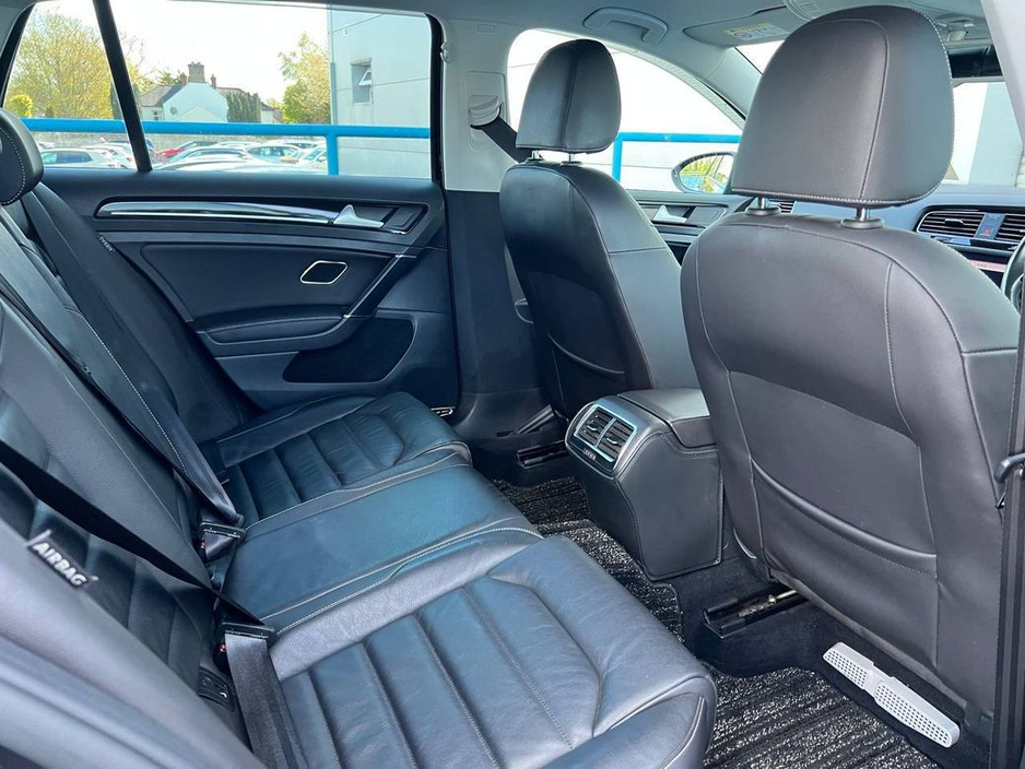 2016 Volkswagen Golf - image 8