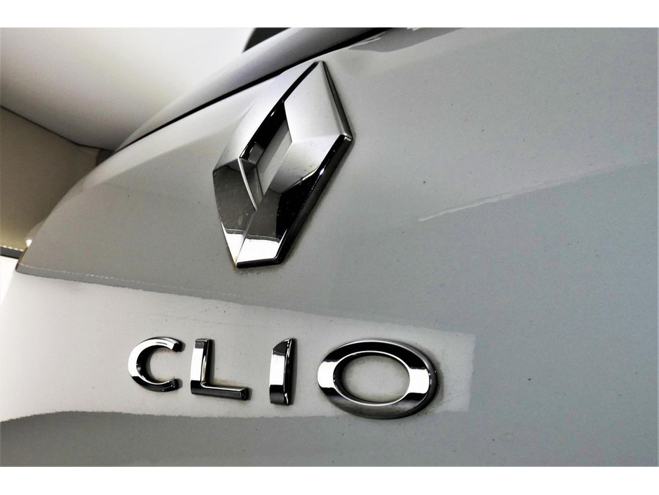 2016 Renault Clio - image 28