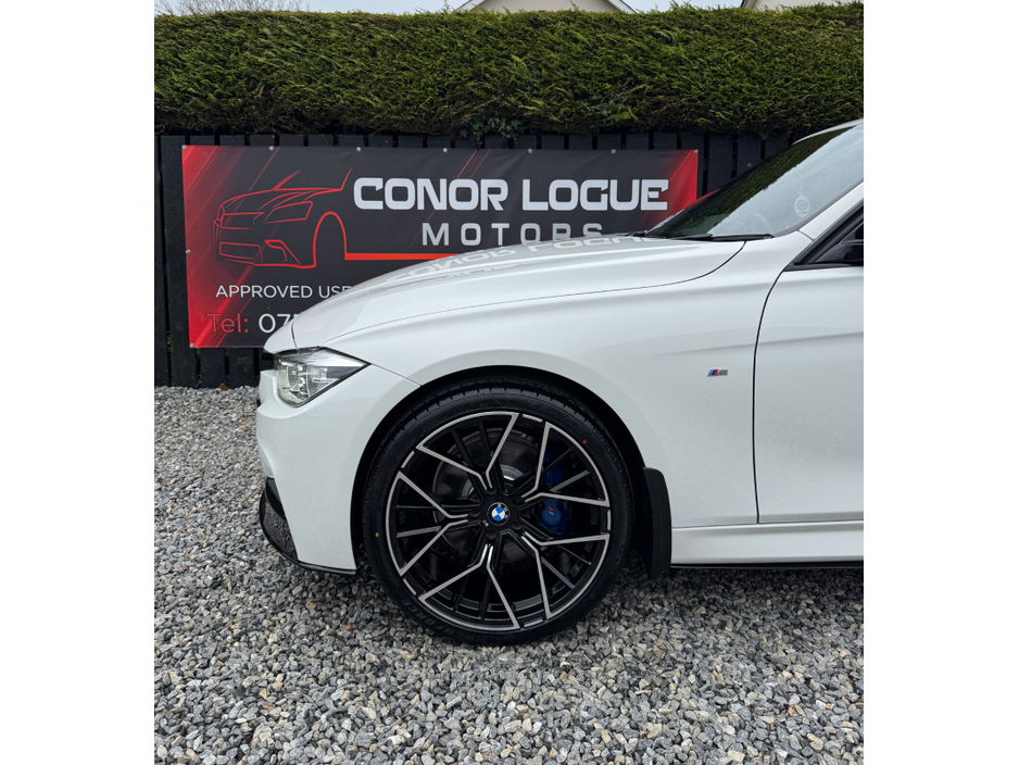 2016 BMW 3 Series - image 8