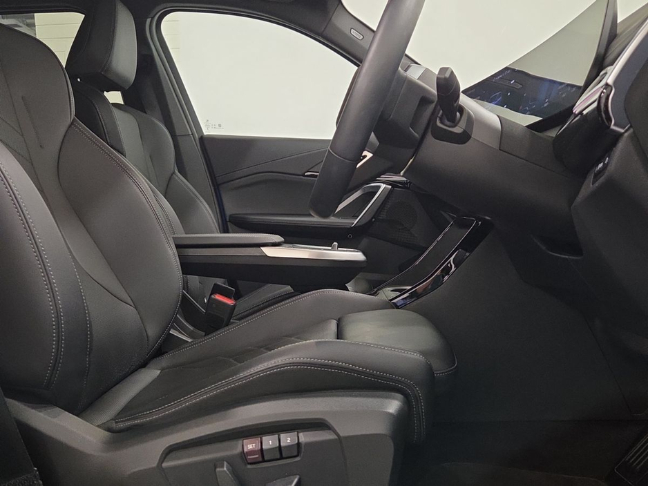 2025 BMW iX1 - image 12