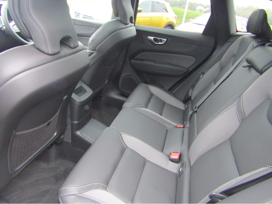 2026 Volvo XC60 - image 18