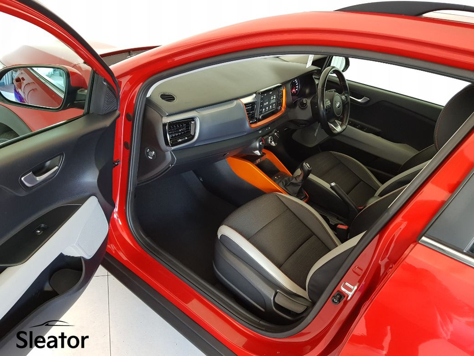 2020 Kia Stonic - image 8