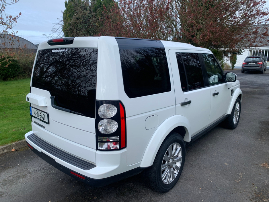 2014 Land Rover Discovery - image 2