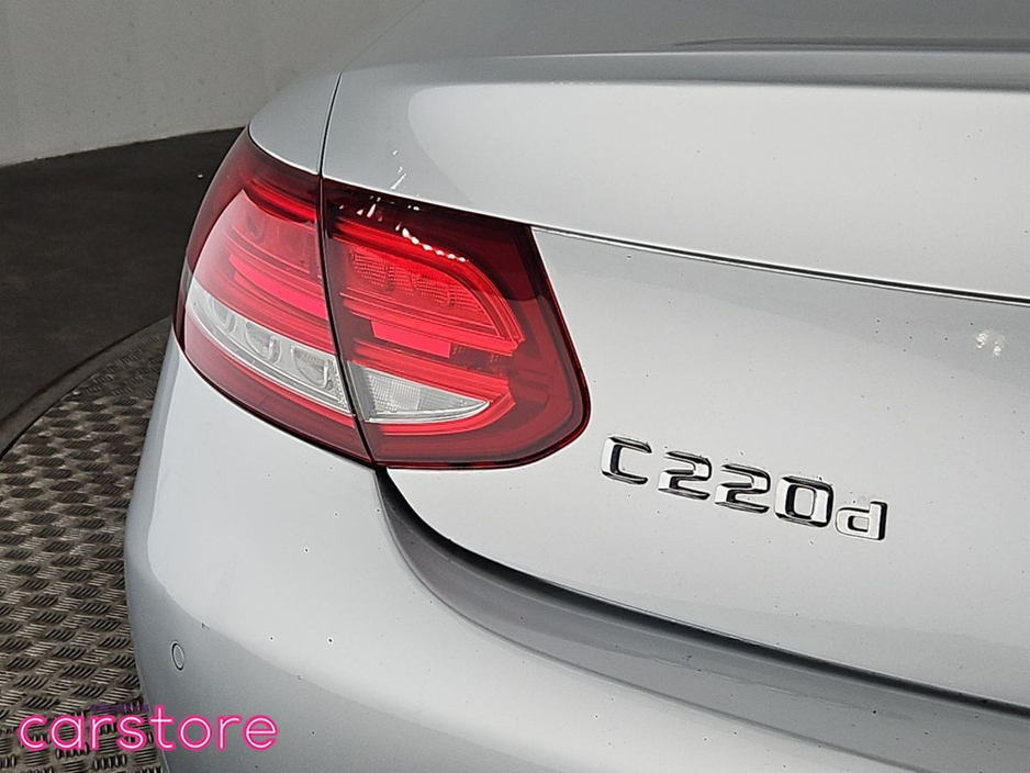 2016 Mercedes-Benz C Class - image 16