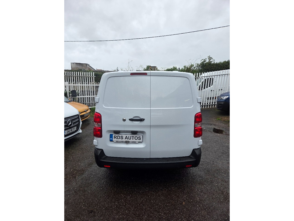 2023 Opel Vivaro - image 5