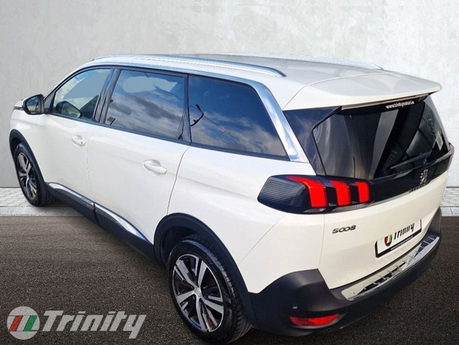 2020 Peugeot 5008 - image 18