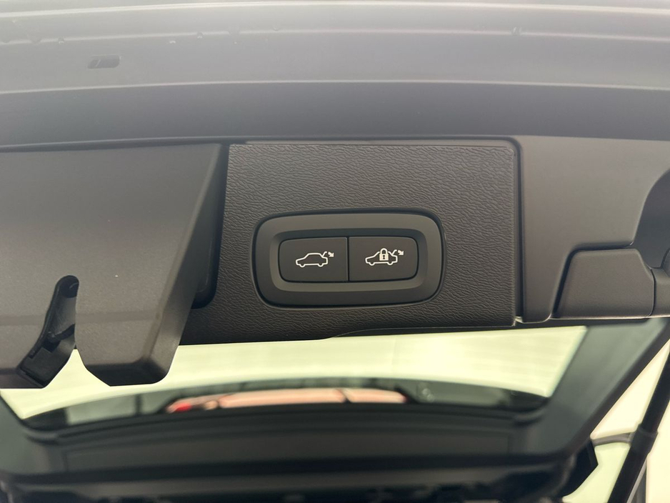 2026 Volvo XC60 - image 26