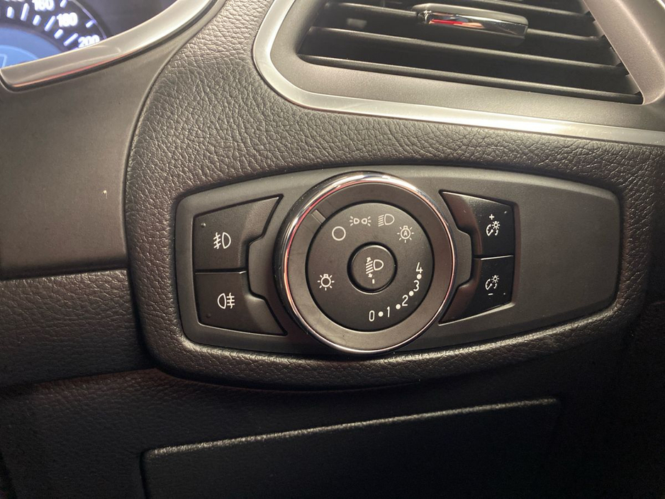 2023 Ford S-Max - image 17