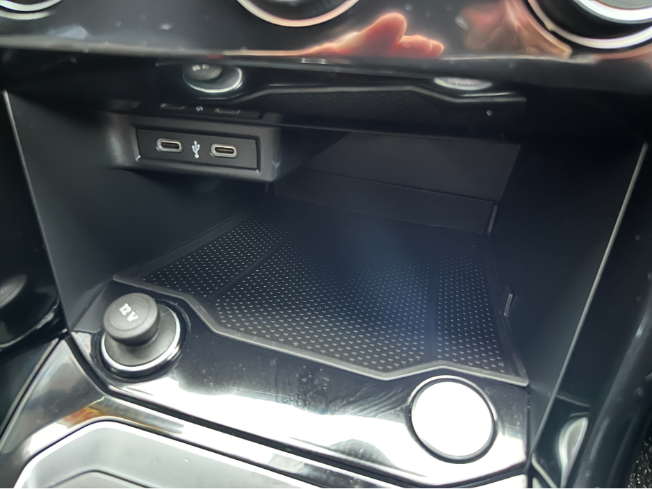 2022 Volkswagen T-Roc STYLE BLACK EDITION AUTOMATIC 2.0 DIESEL //ADAPTIVE CRUISE CONTROL//KEYLESS ENTRY//REVERSE CAMERA//