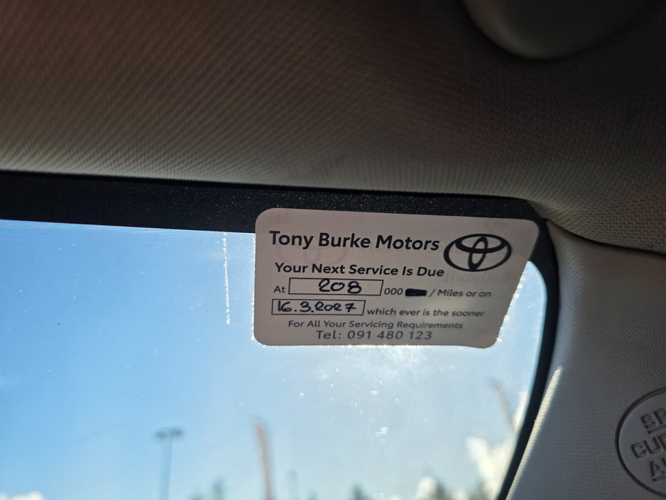 2009 Toyota Auris - image 11