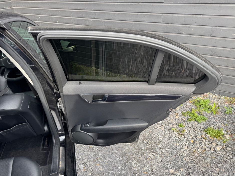 2009 Mercedes-Benz C Class - image 17