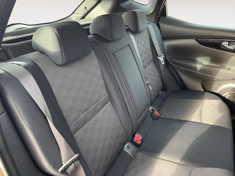 2015 Nissan Qashqai - image 14