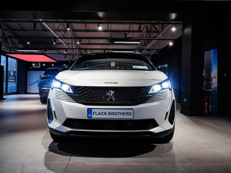 2021 Peugeot 3008 - image 4