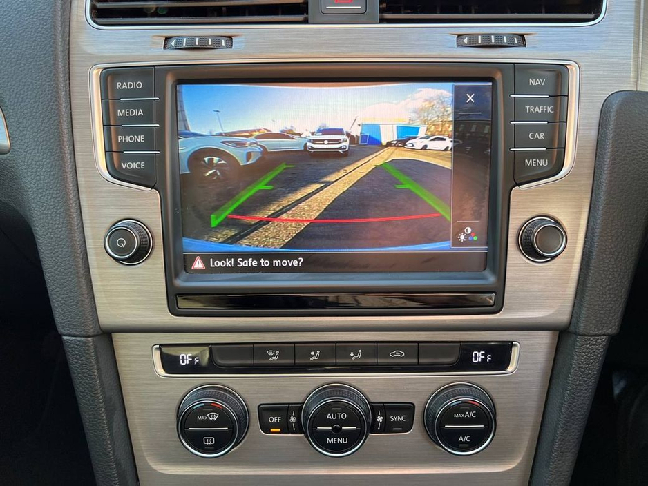 2015 Volkswagen Golf - image 7