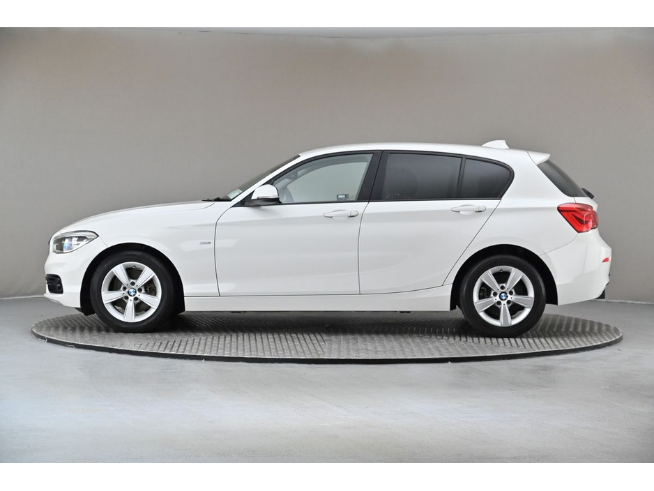 2017 BMW 1 Series - image 5