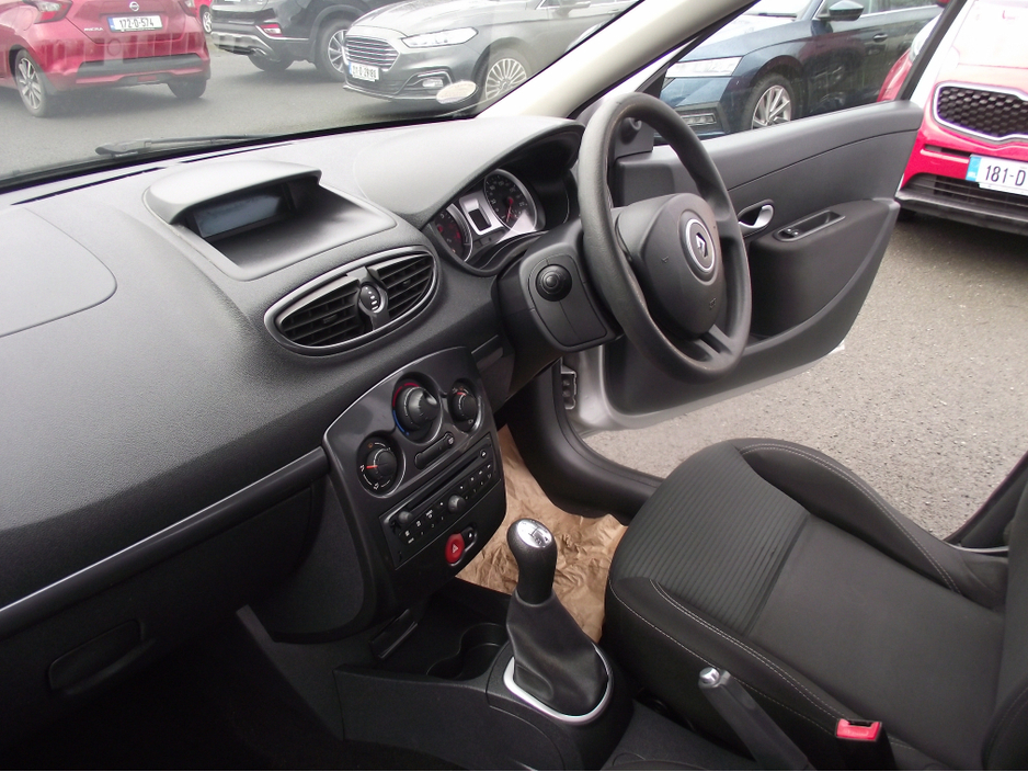 2013 Renault Clio III COLLECTION 1.2 75 5DR €4,950