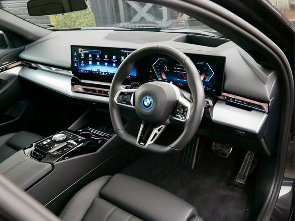 2025 BMW 5 Series - image 14