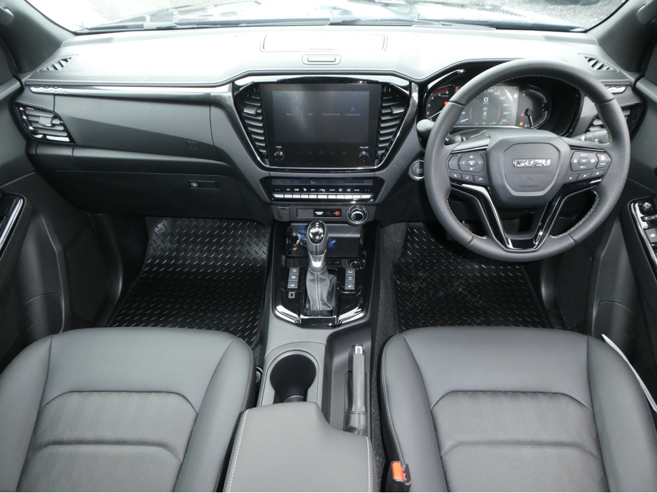 2026 Isuzu D-MAX LSE WITH ROLLER TOP