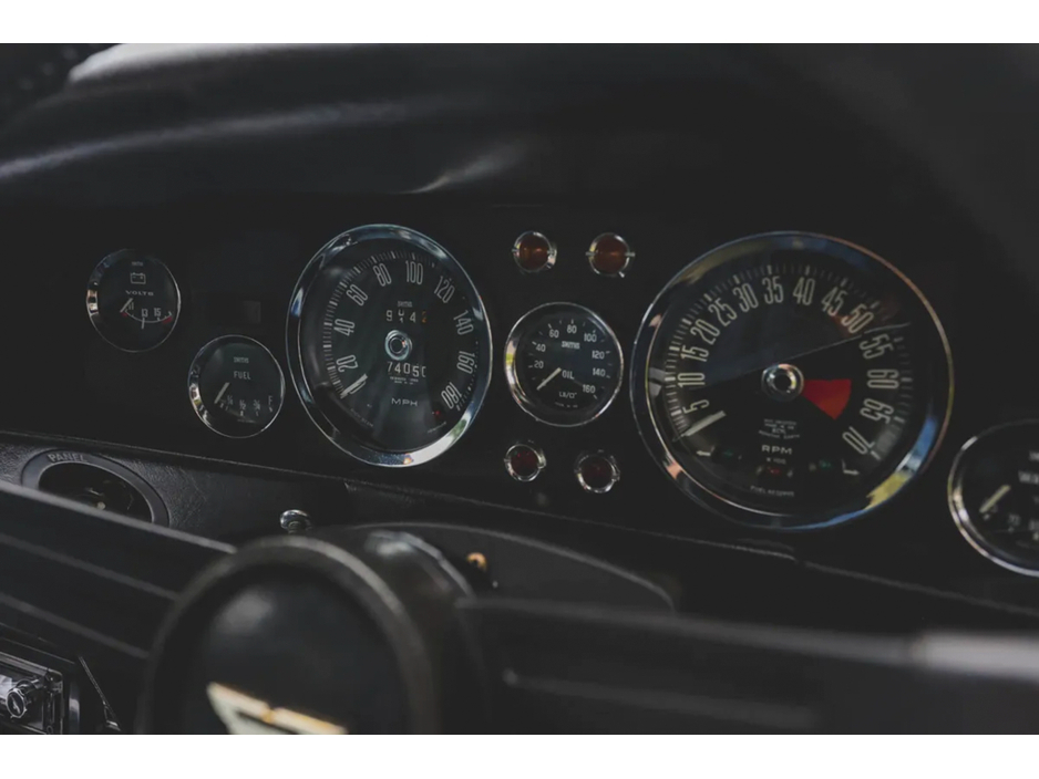 1977 Aston Martin V8 - image 16