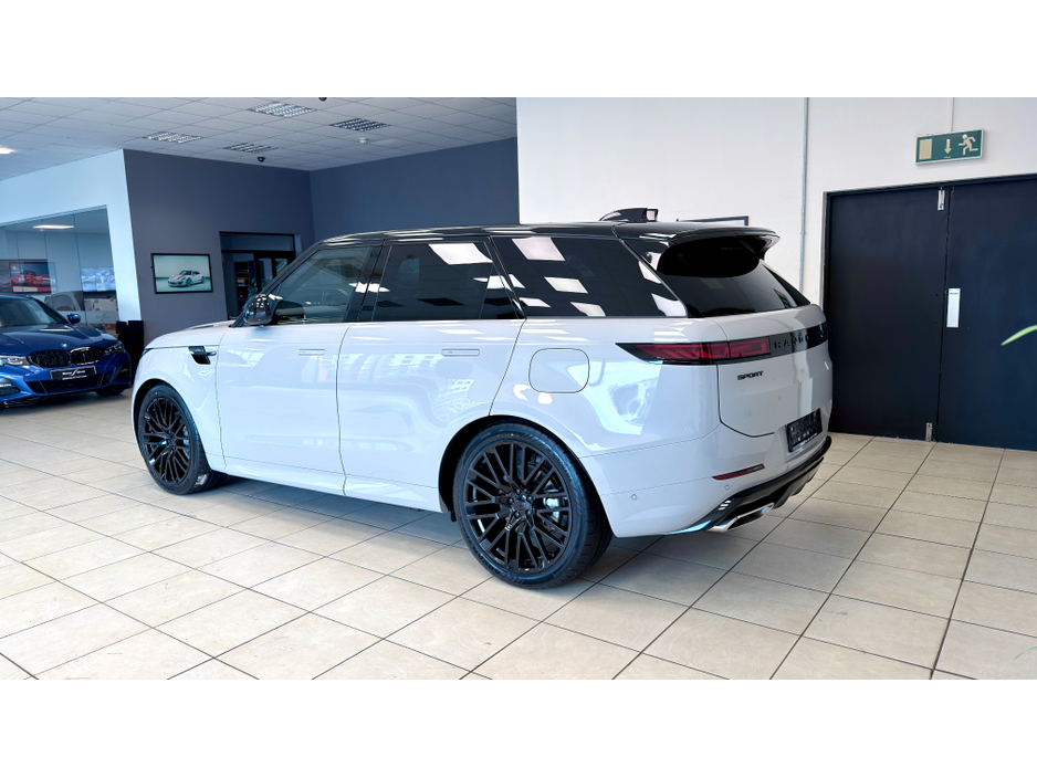 2025 Land Rover Range Rover - image 27