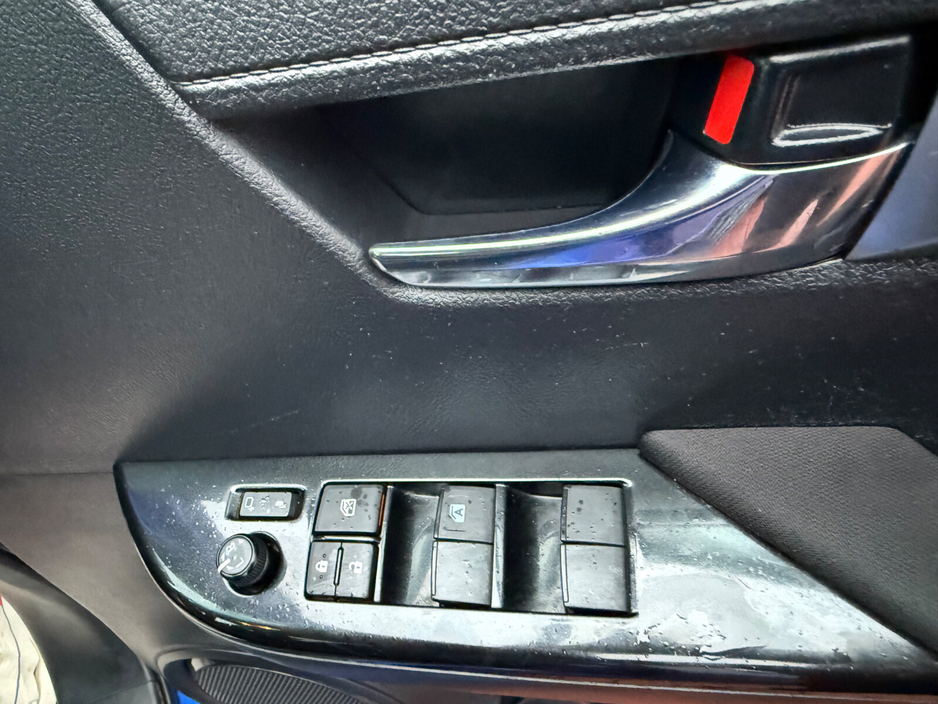 2020 Toyota Hilux - image 17