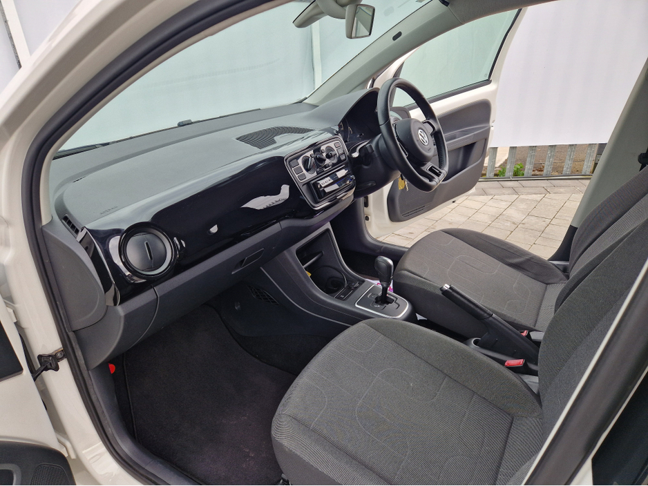 2015 Volkswagen up! - image 19
