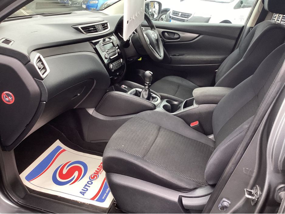 2014 Nissan Qashqai - image 12