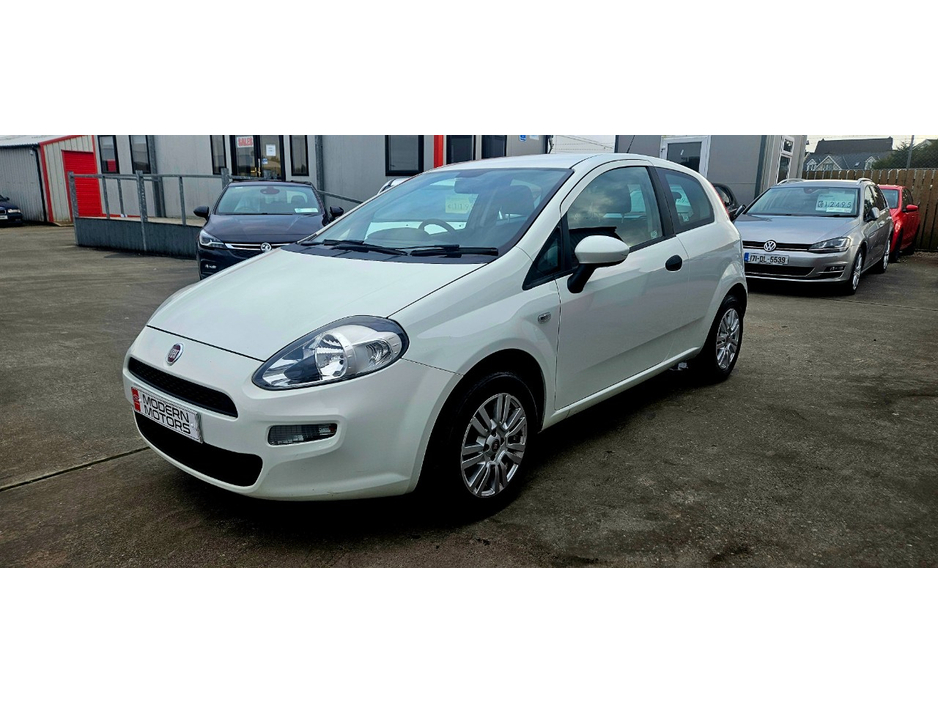 2015 Fiat Punto - image 16