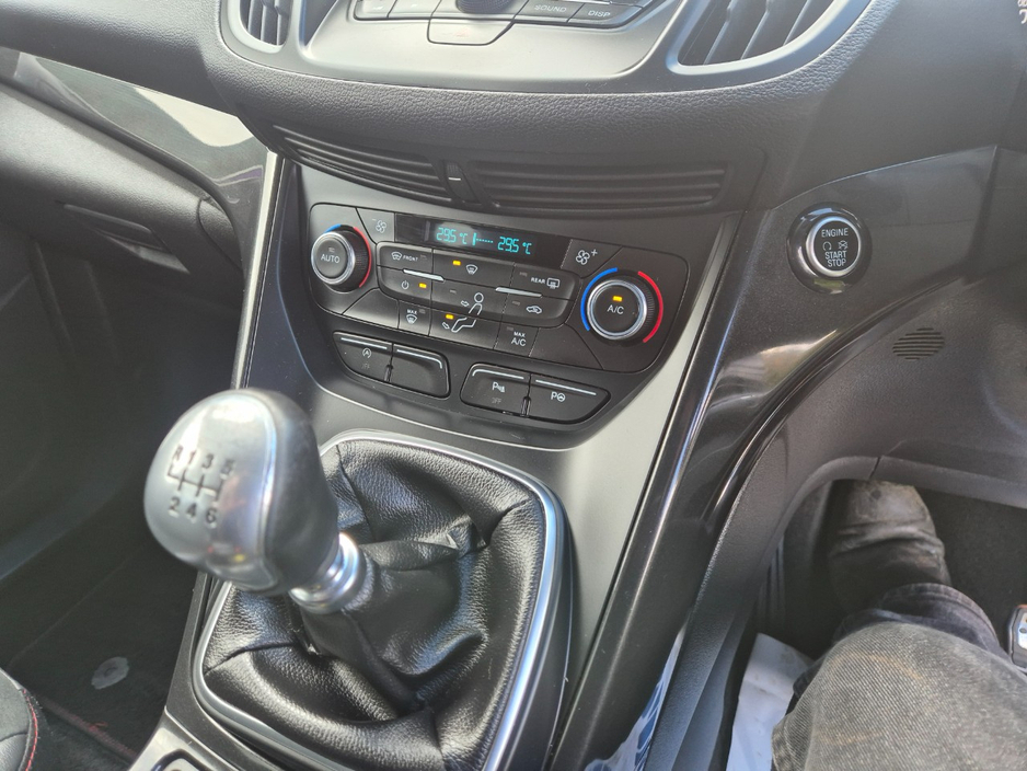 2019 Ford Kuga - image 18