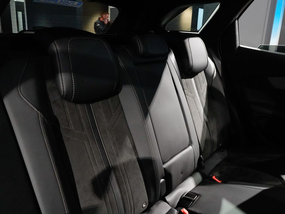 2021 Peugeot 3008 - image 12