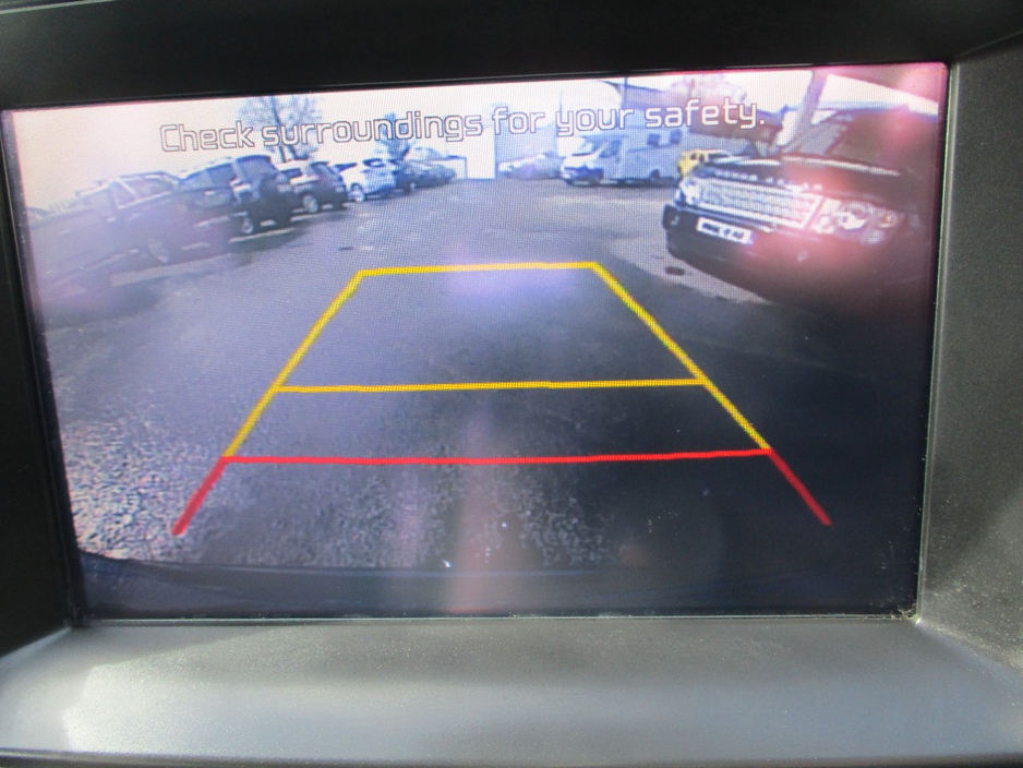 2017 Kia Sorento - image 23