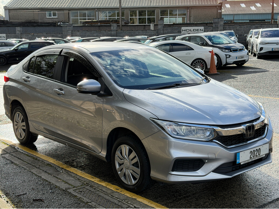 2020 Honda Grace - image 6