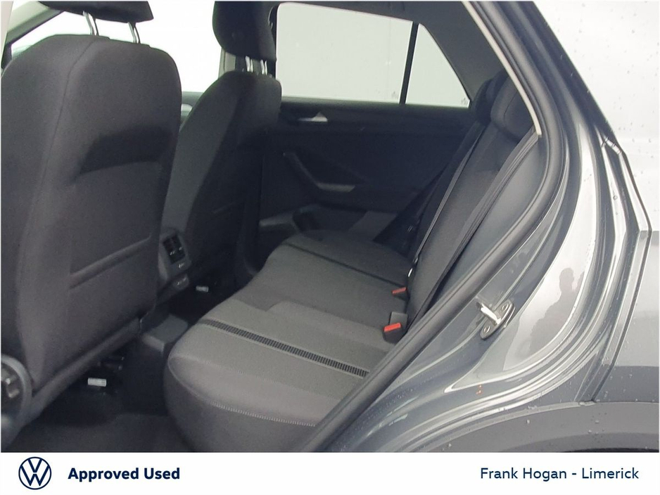 2025 Volkswagen T-Roc ( DEMO )T-ROC EDITION 75 2.0TDI M6F 116HP ( WITH HEATED SEATS ) €35,900