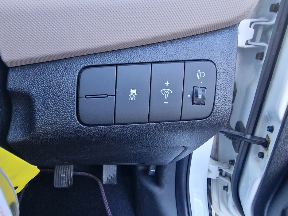 2016 Hyundai i10 S AIR **GREAT STARTER CAR** €7,450