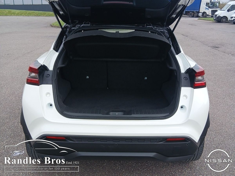 2021 Nissan Juke - image 15