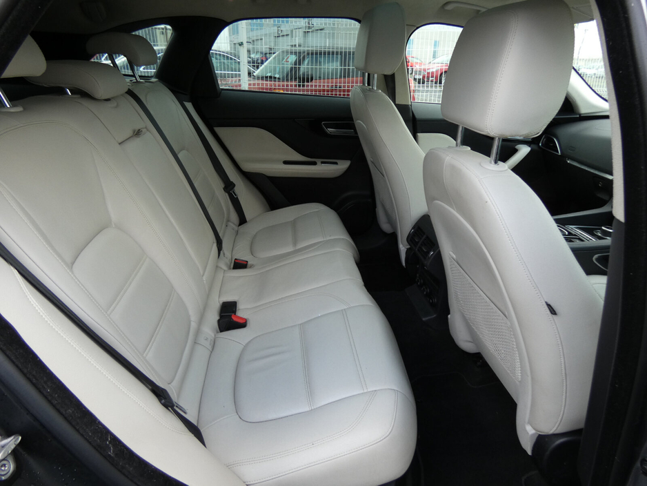 2020 Jaguar F-Pace RWD 2.0 D 180PS Chequered Flag Auto €26,950