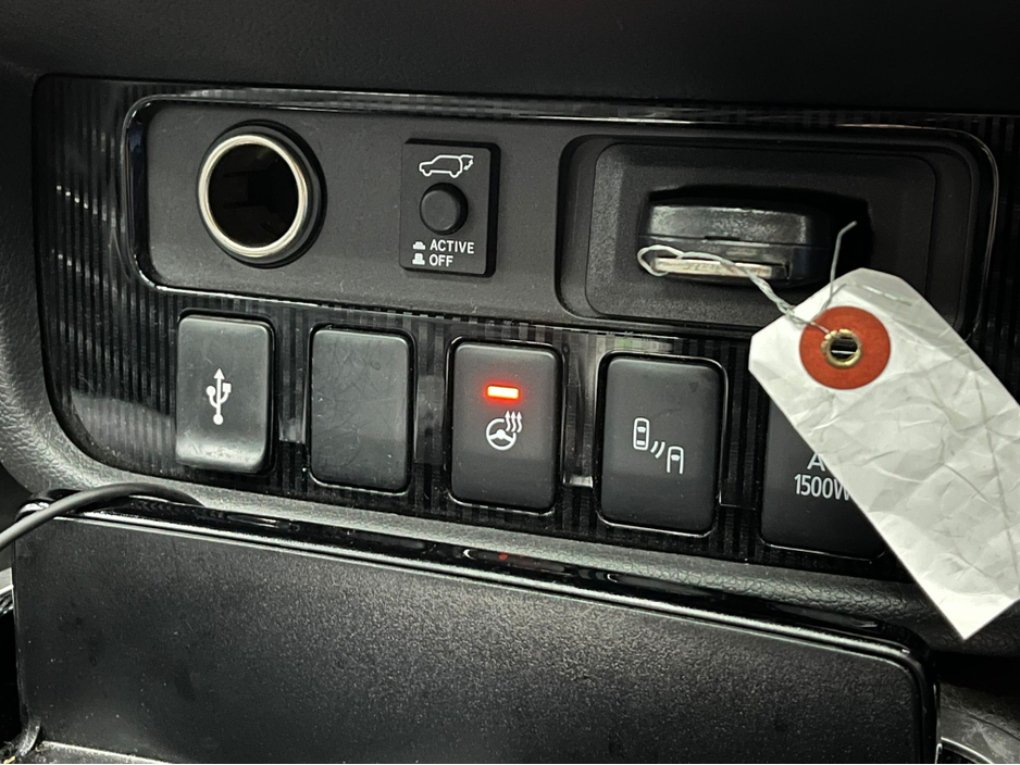 2018 Mitsubishi Outlander €19950! 2018 MISTUBISHI OUTLANDER PHEV HEATED SEATS - SUNROOF - HEATED STEERING WHEEL - CRUISE CONTROL - Reverse Camera €19,950