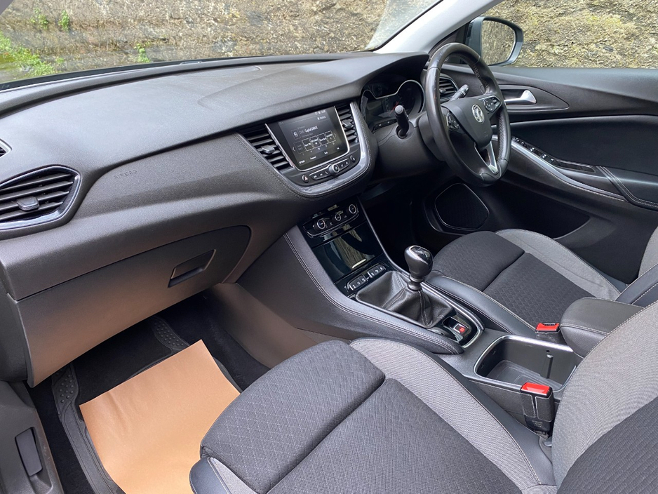2019 Vauxhall Grandland X - image 13