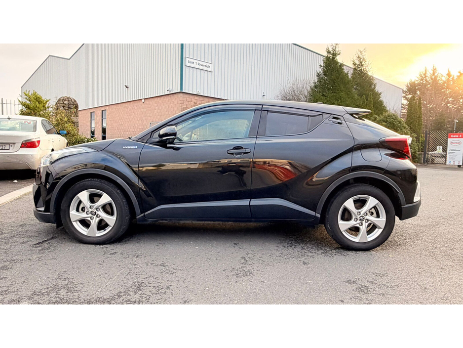 2019 Toyota C-HR 1.8 HYBRID LUNA €21,499