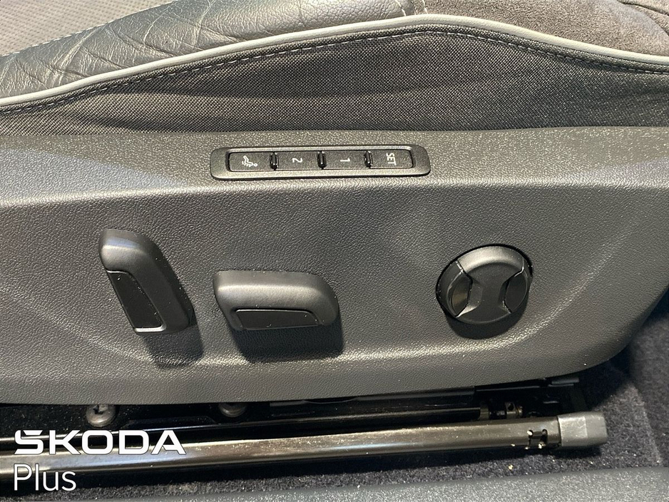 2022 Skoda Enyaq - image 20