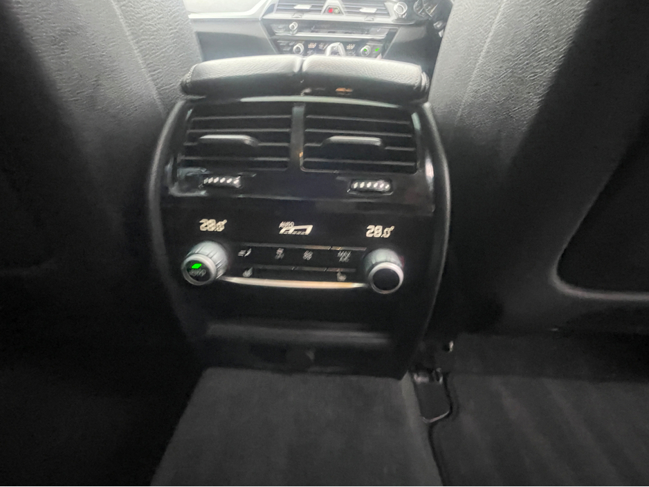 2018 BMW 5 Series 2018-2 BMW 520D €27,450