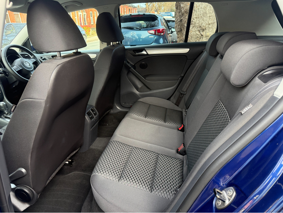 2013 Volkswagen Golf - image 11